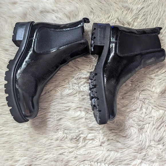 NWT La CANADIENNE Cosner Black Patent Leather Chelsea Boots